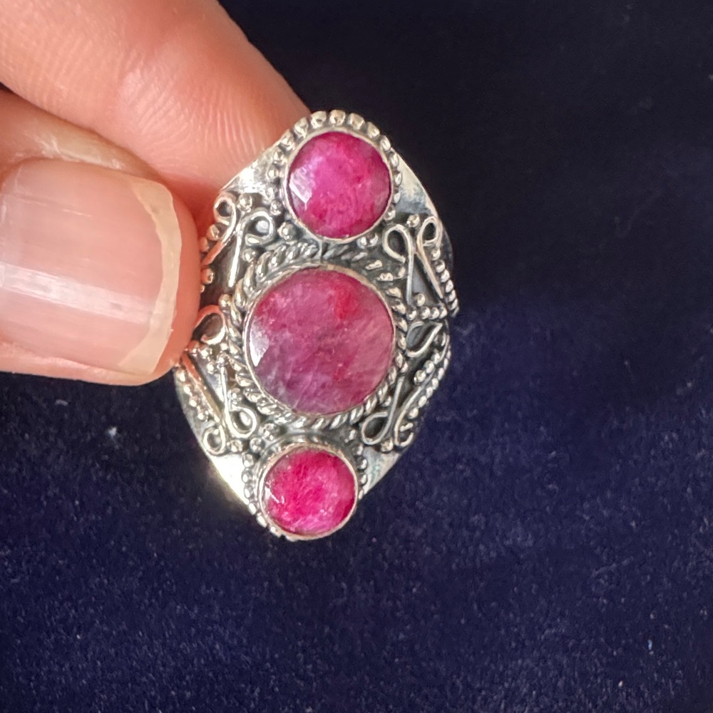 Elegant Silver And Ruby Stone Ring - image 2